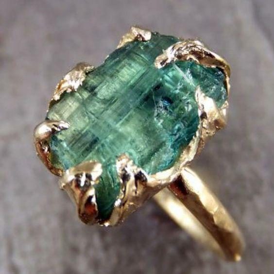 Trendy Green Inlaid Glass Ring