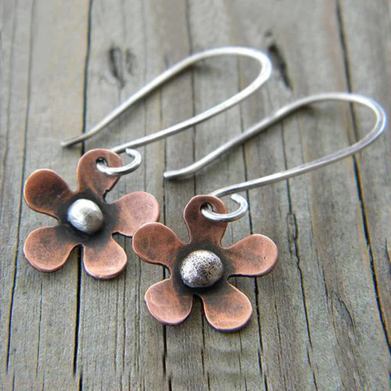 Timeless Flower Earrings in Silver