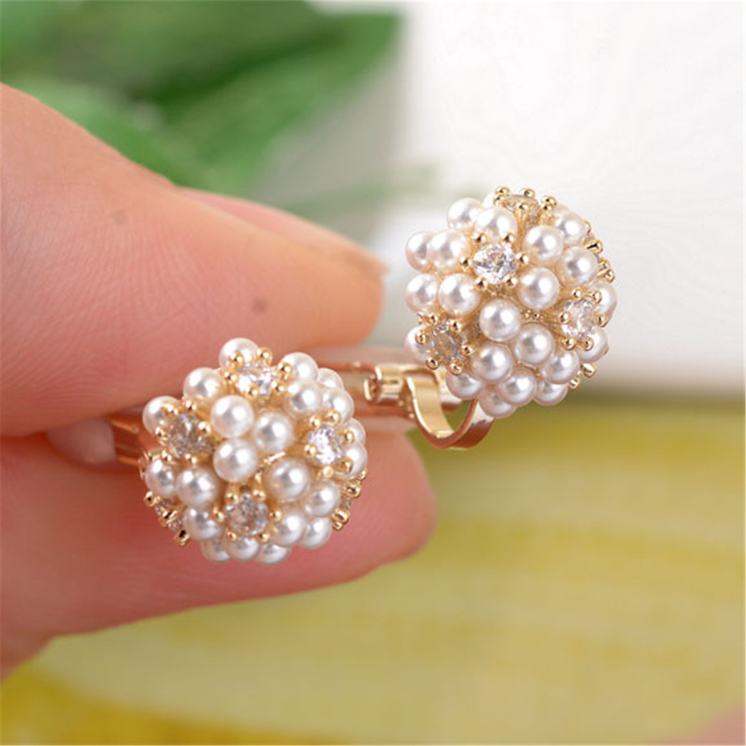 Trendy Inlaid Pearl Stud Earrings