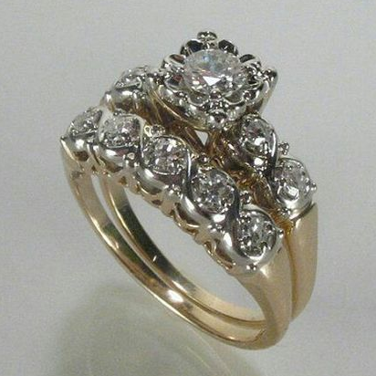 Stylish Sparkling Gold Ring