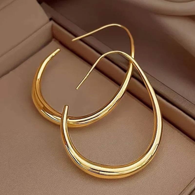 Elegant Gold Hoop Earrings