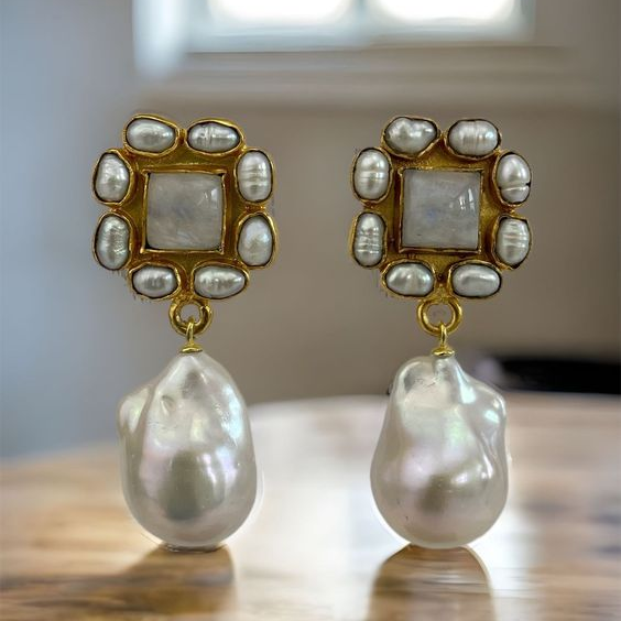 Classic Barroque Pearl Earrings