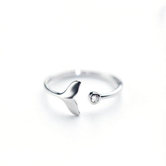 Adjustable Dolphin Tail Ring in Zirconia