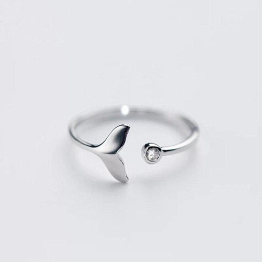 Adjustable Dolphin Tail Ring in Zirconia