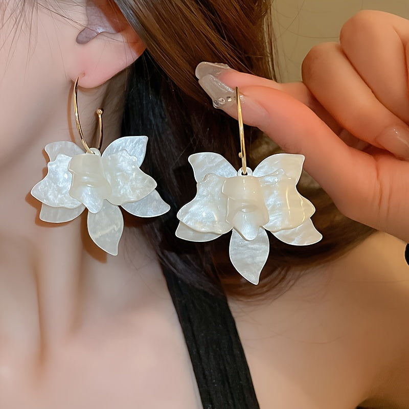 Timeless Resin Flower Dangle Earrings