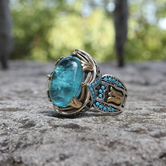 Elegant Sapphire Carving Ring