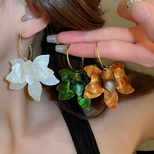Timeless Resin Flower Dangle Earrings