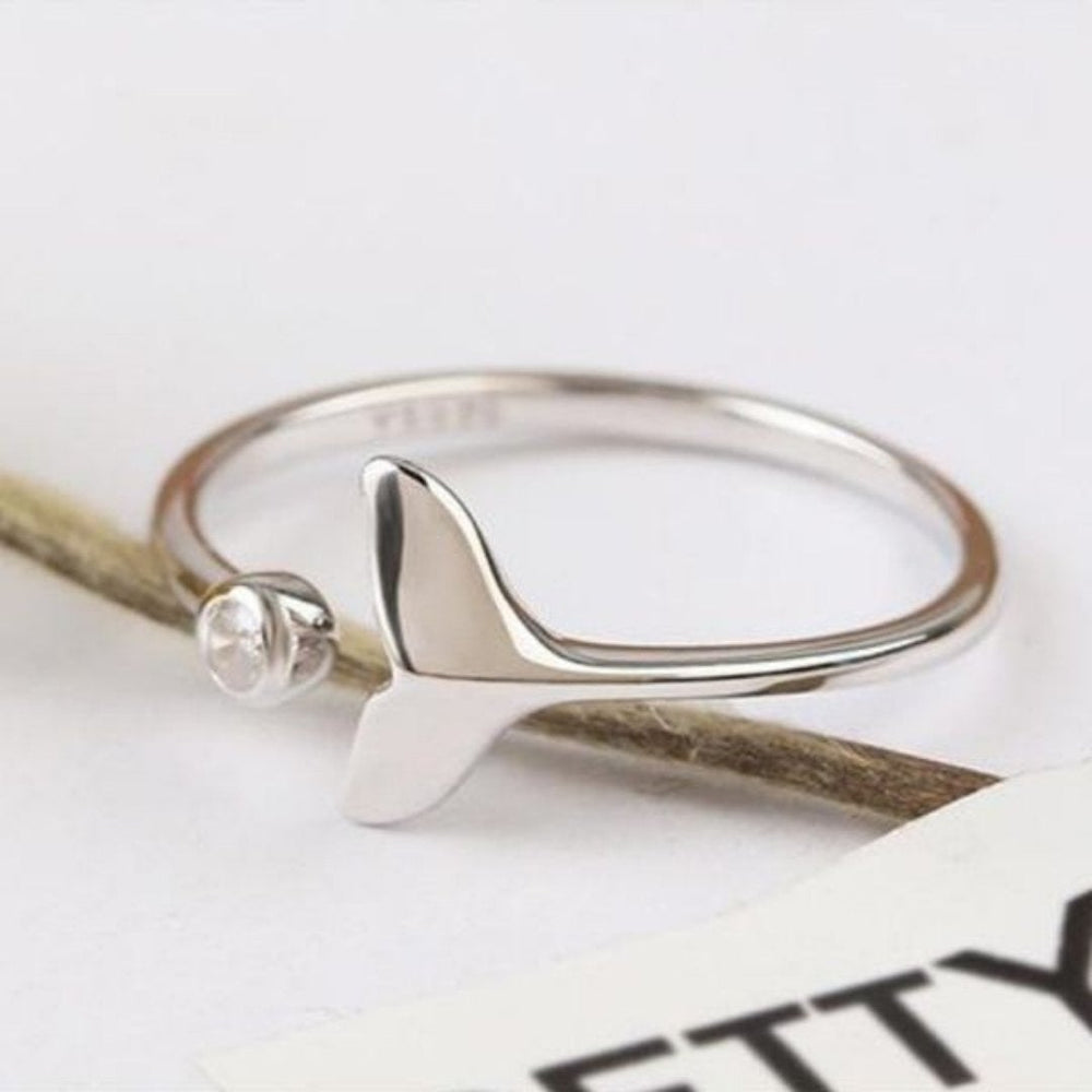 Adjustable Dolphin Tail Ring in Zirconia