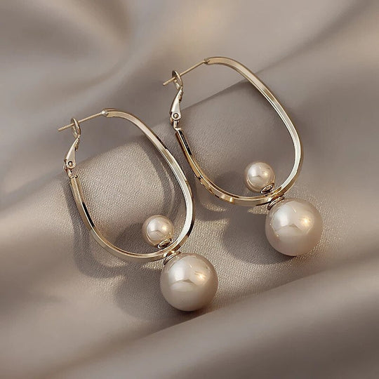 Classic Charming Pearl Earrings
