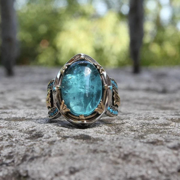 Elegant Sapphire Carving Ring
