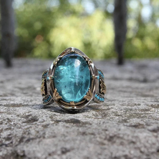 Elegant Sapphire Carving Ring