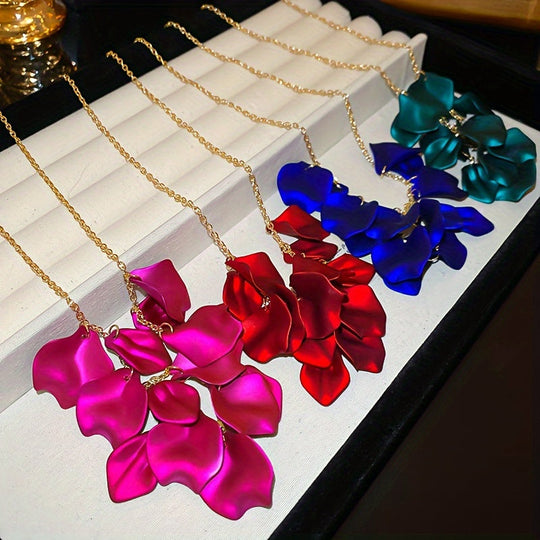 Stylish and Elegant Floral Petal Tassel Necklace