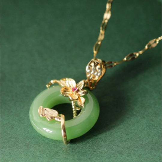 Elegant Timeless Floral Vine Pendant Necklace