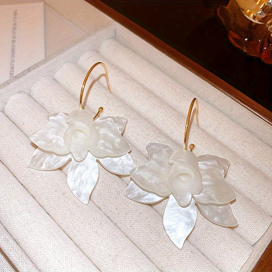 Timeless Resin Flower Dangle Earrings